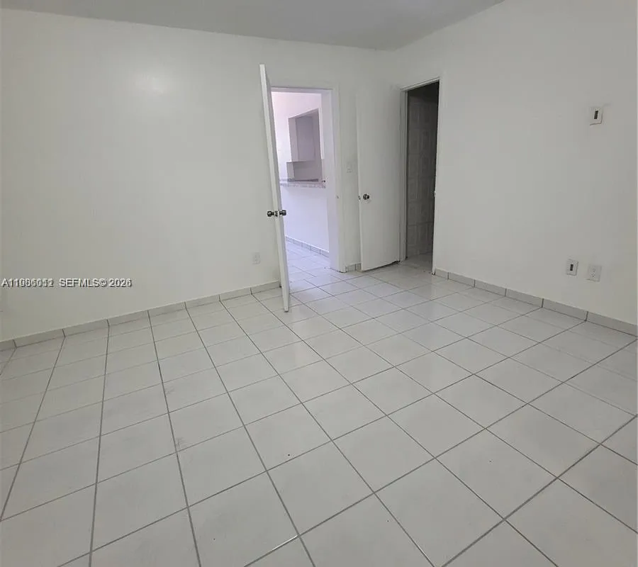 12305 SW 42nd St, Miami FL 33175