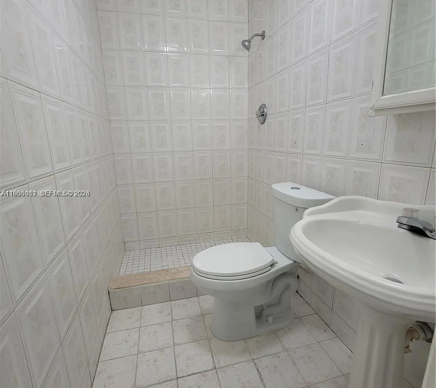 12305 SW 42nd St, Miami FL 33175