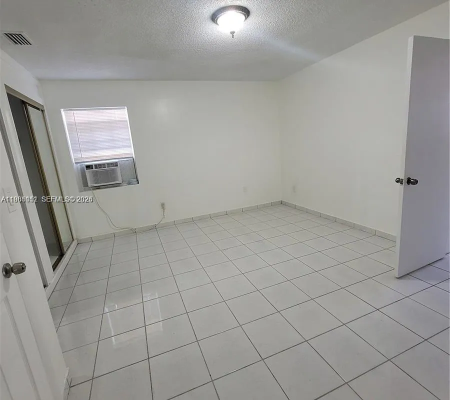 12305 SW 42nd St, Miami FL 33175