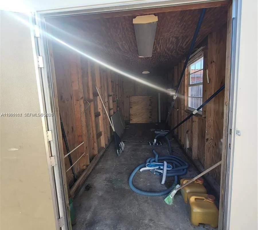 12305 SW 42nd St, Miami FL 33175