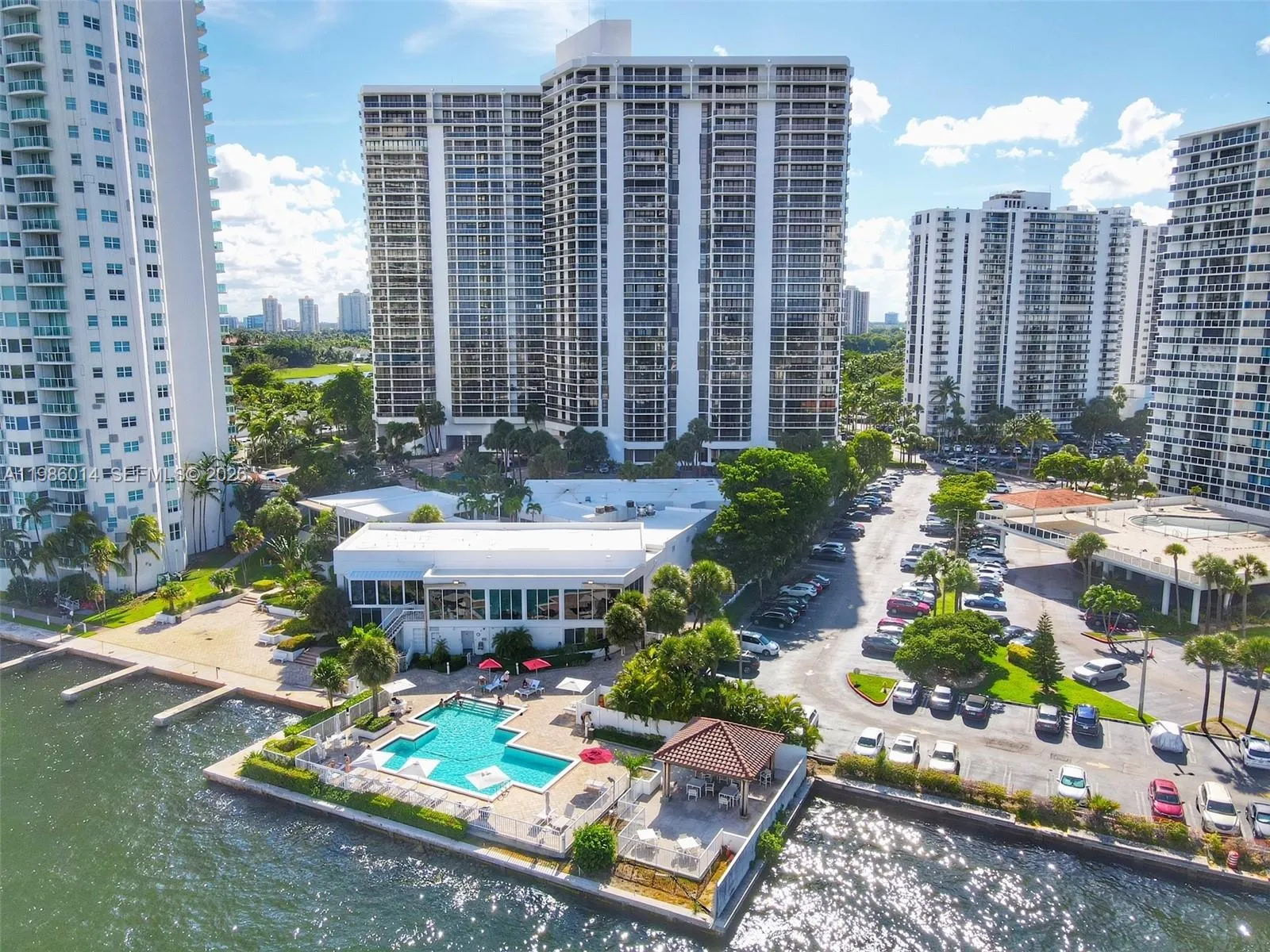 20281 E Country Club Dr # 2405, Aventura FL 33180