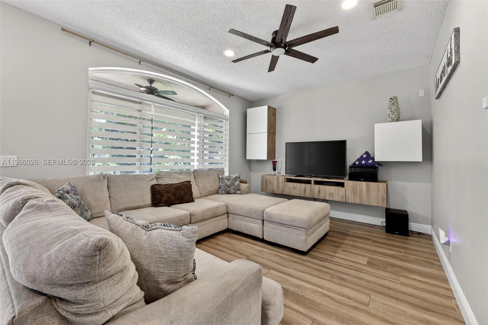 1776 NW 78th Ave, Pembroke Pines FL 33024