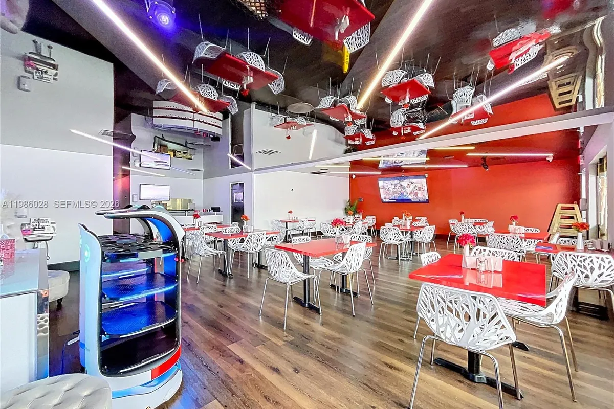 Fully Equipped Restaurant For Sale in Tampa, Other City - In The State Of Florida FL 33614