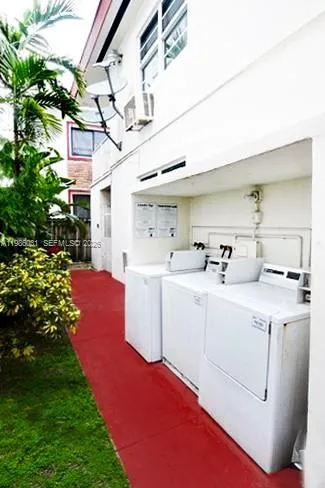 6930 Byron Ave # 107, Miami Beach FL 33141