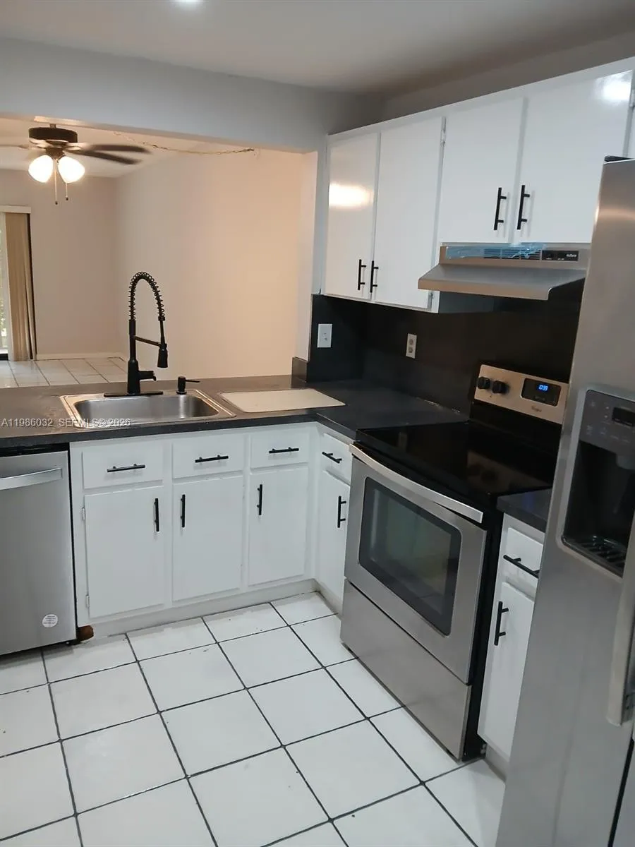 20810 NE 8th Ct # 18, Miami FL 33179