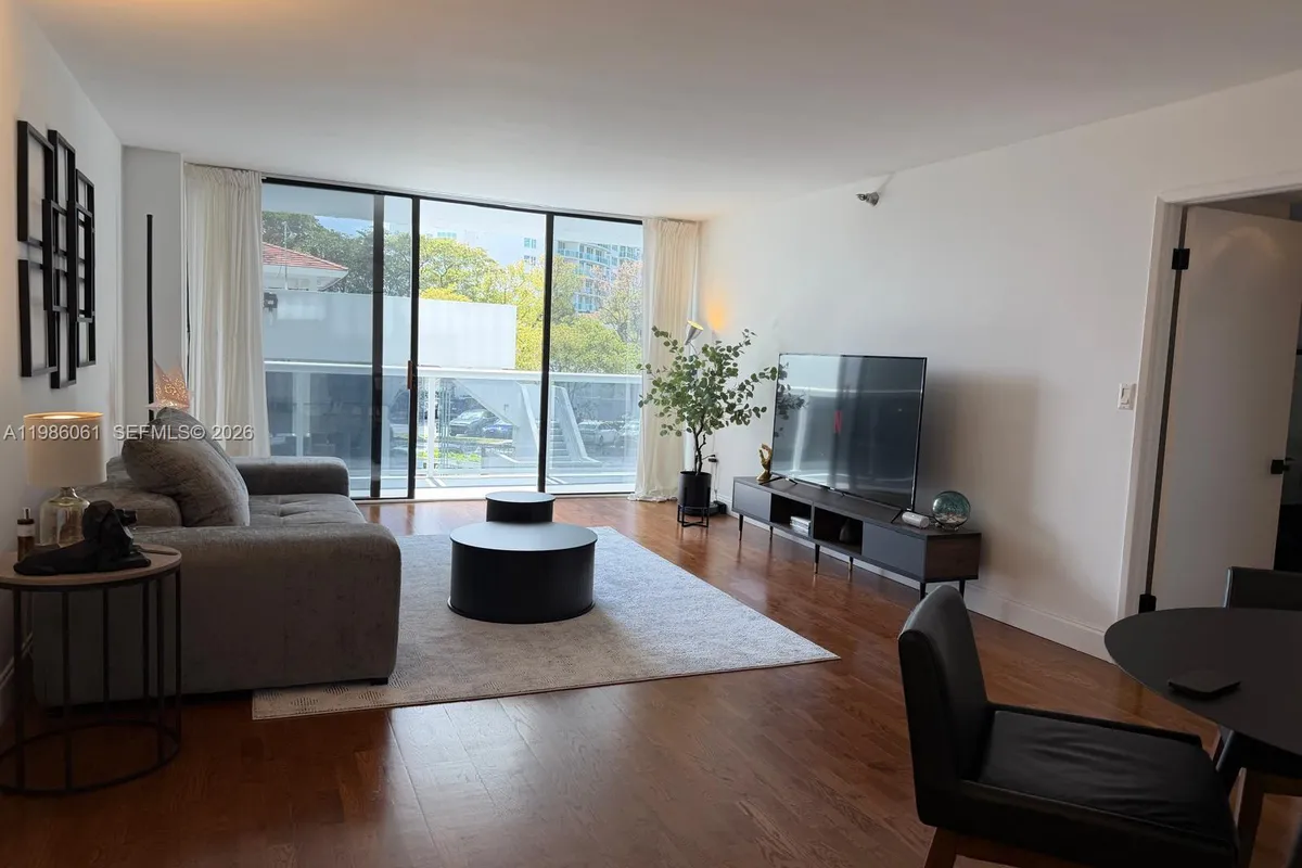 20505 E Country Club Dr # 236, Aventura FL 33180