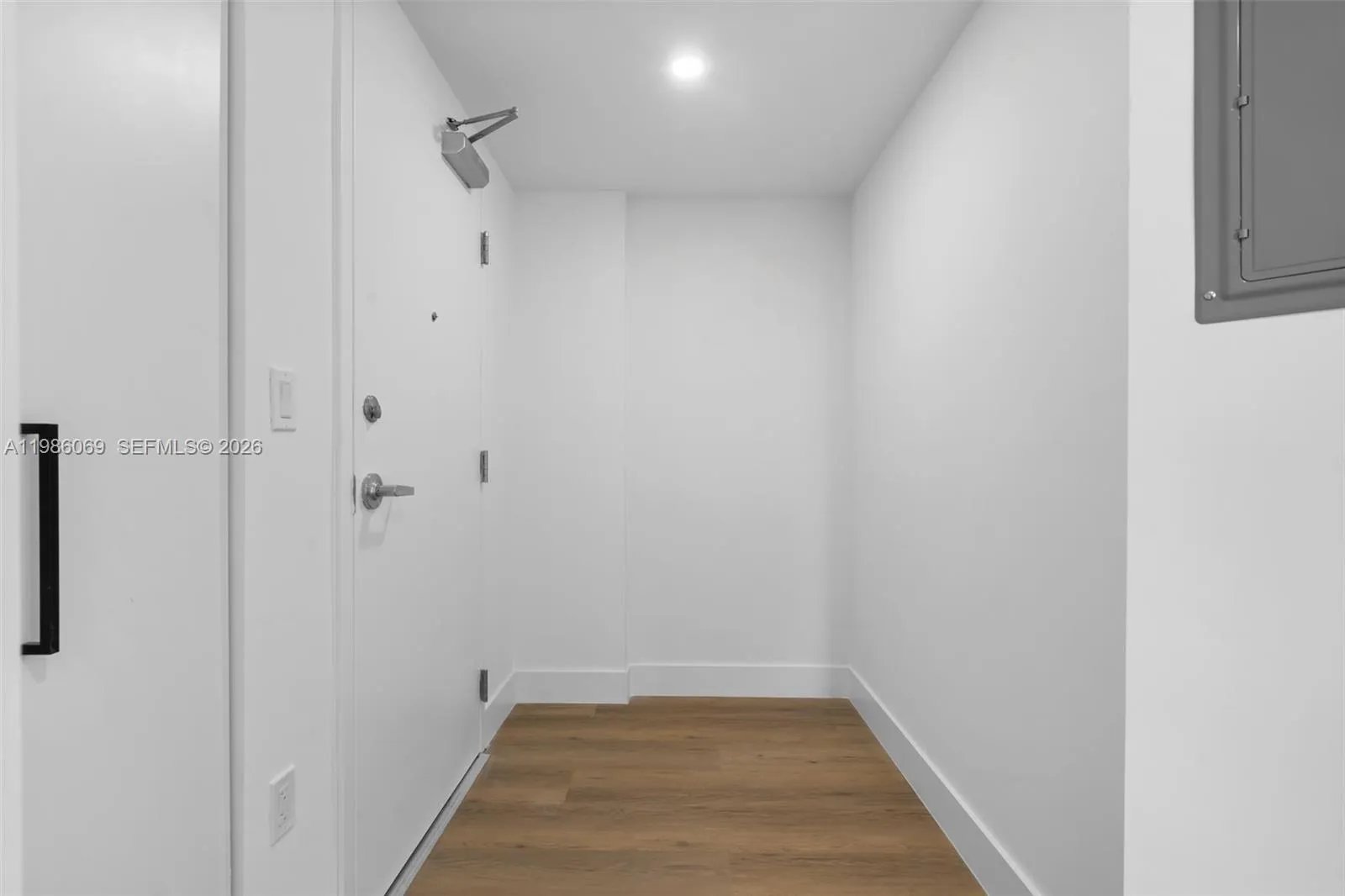 2479 NE 192nd St # 205, Miami FL 33180