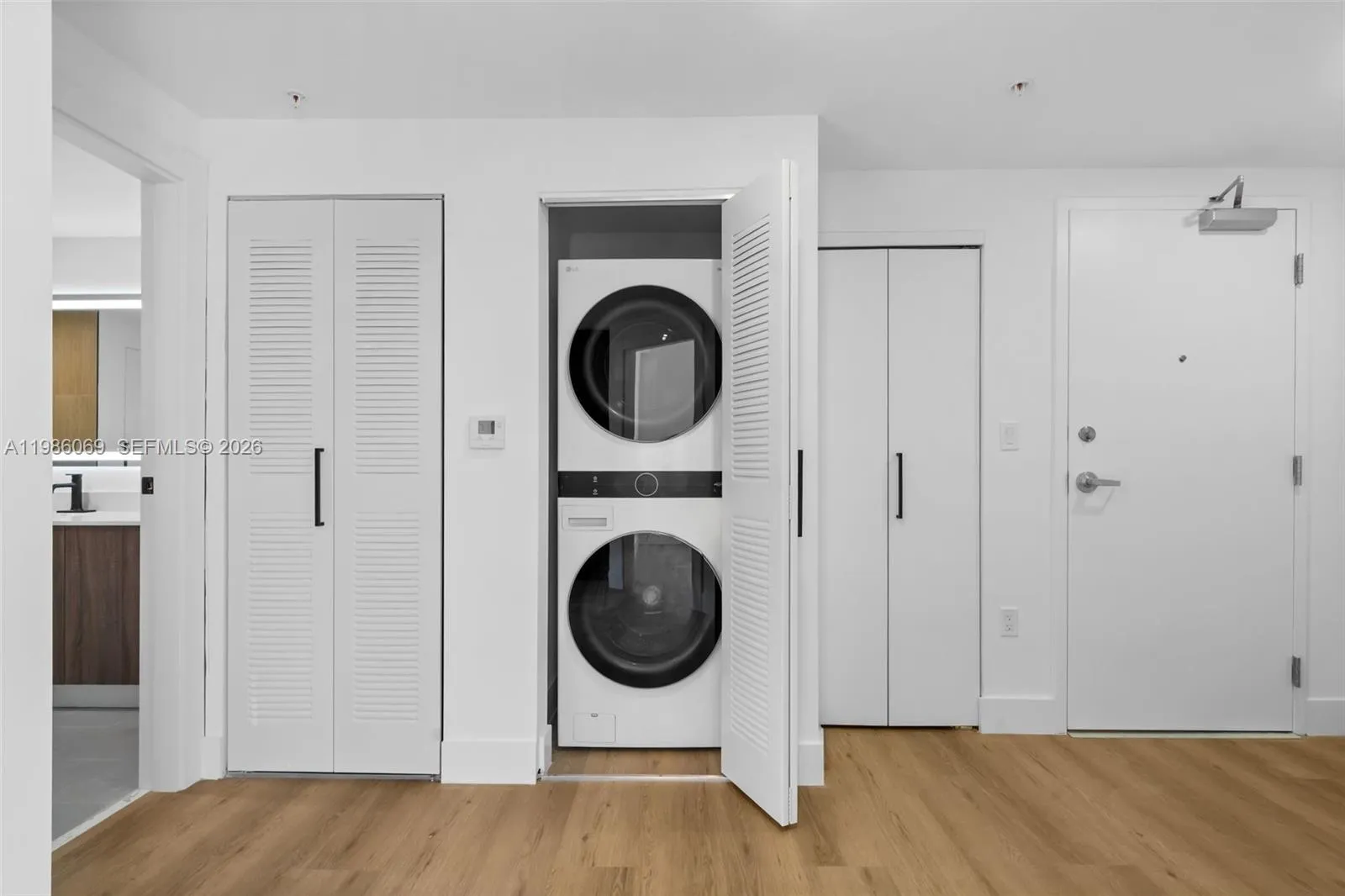 2479 NE 192nd St # 205, Miami FL 33180