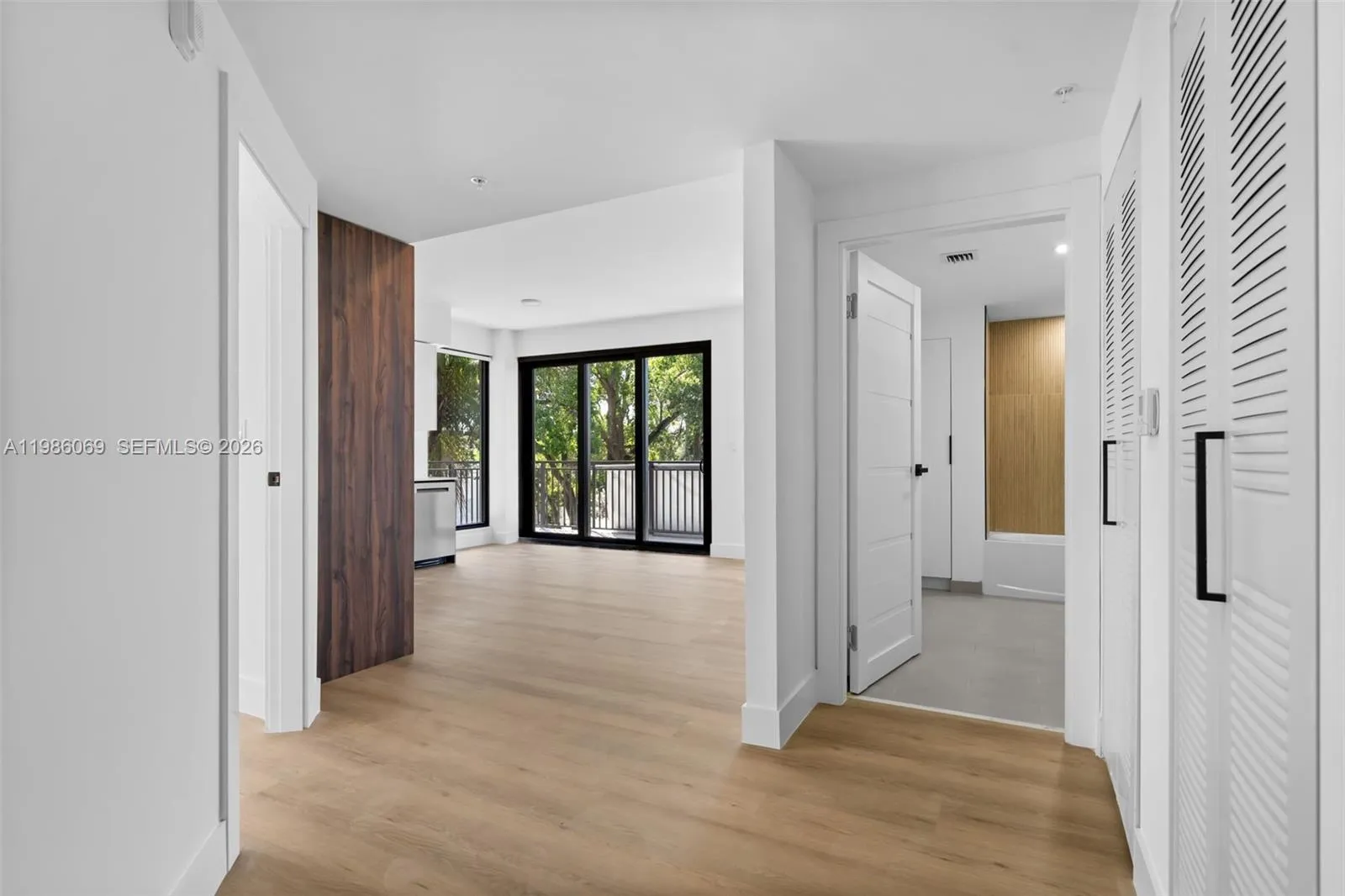 2479 NE 192nd St # 205, Miami FL 33180