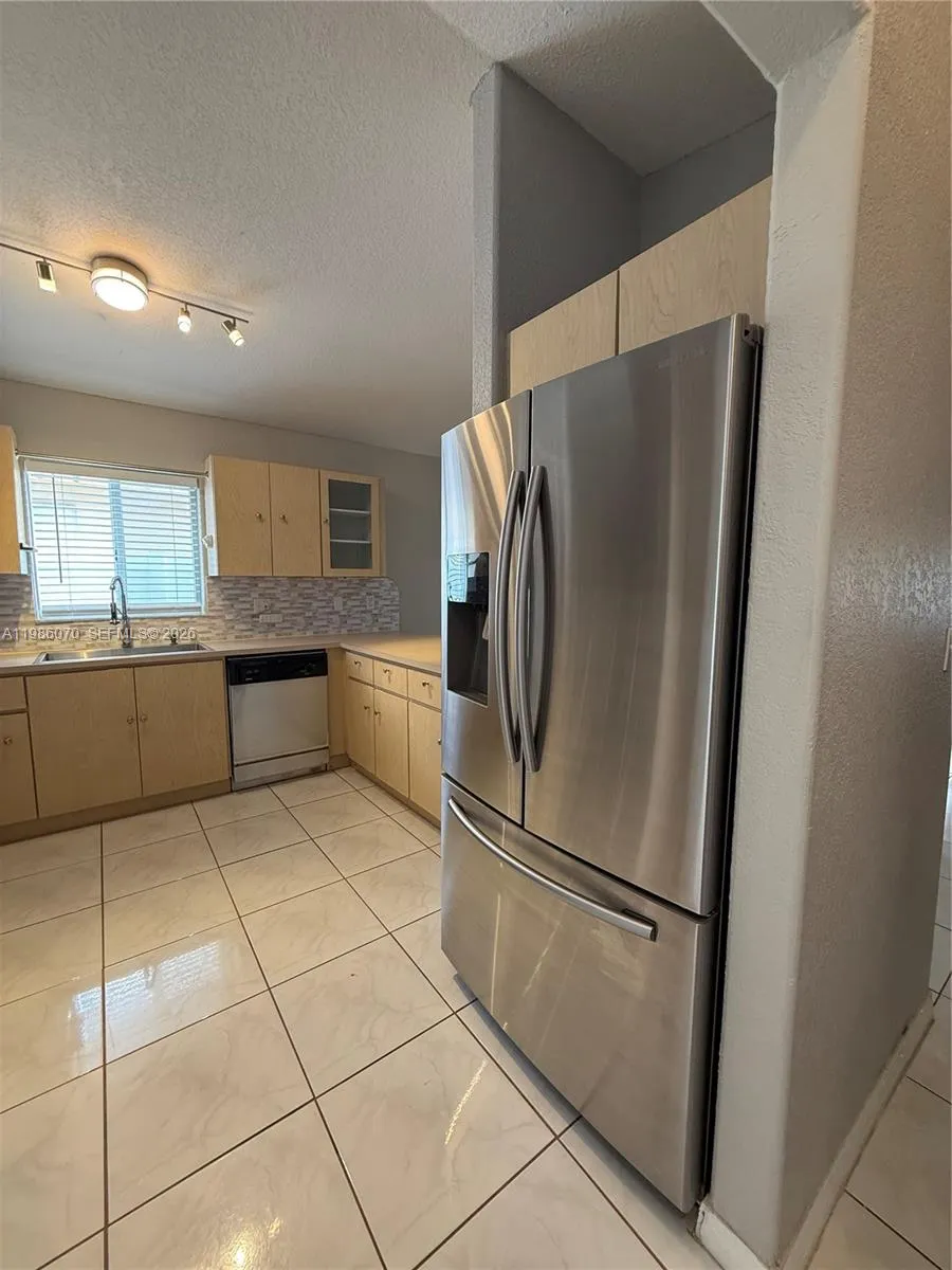 10168 NW 126th Ter, Hialeah Gardens FL 33018