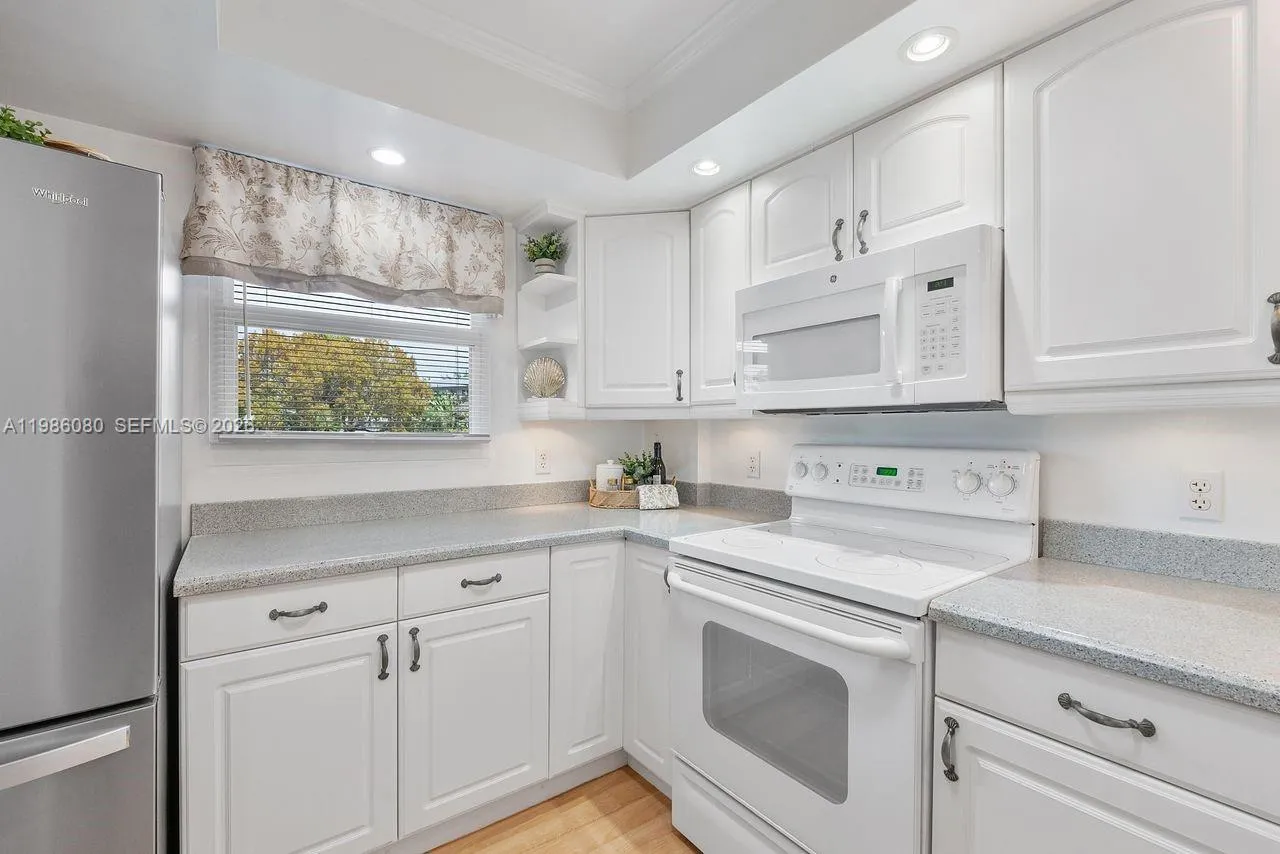 109 Royal Park Dr # 2F, Oakland Park FL 33309