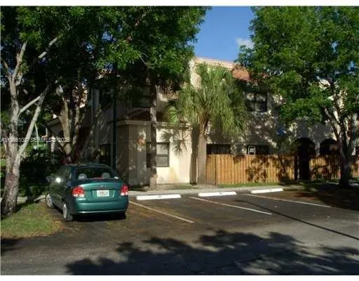 513 Racquet Club Rd # 55, Weston FL 33326