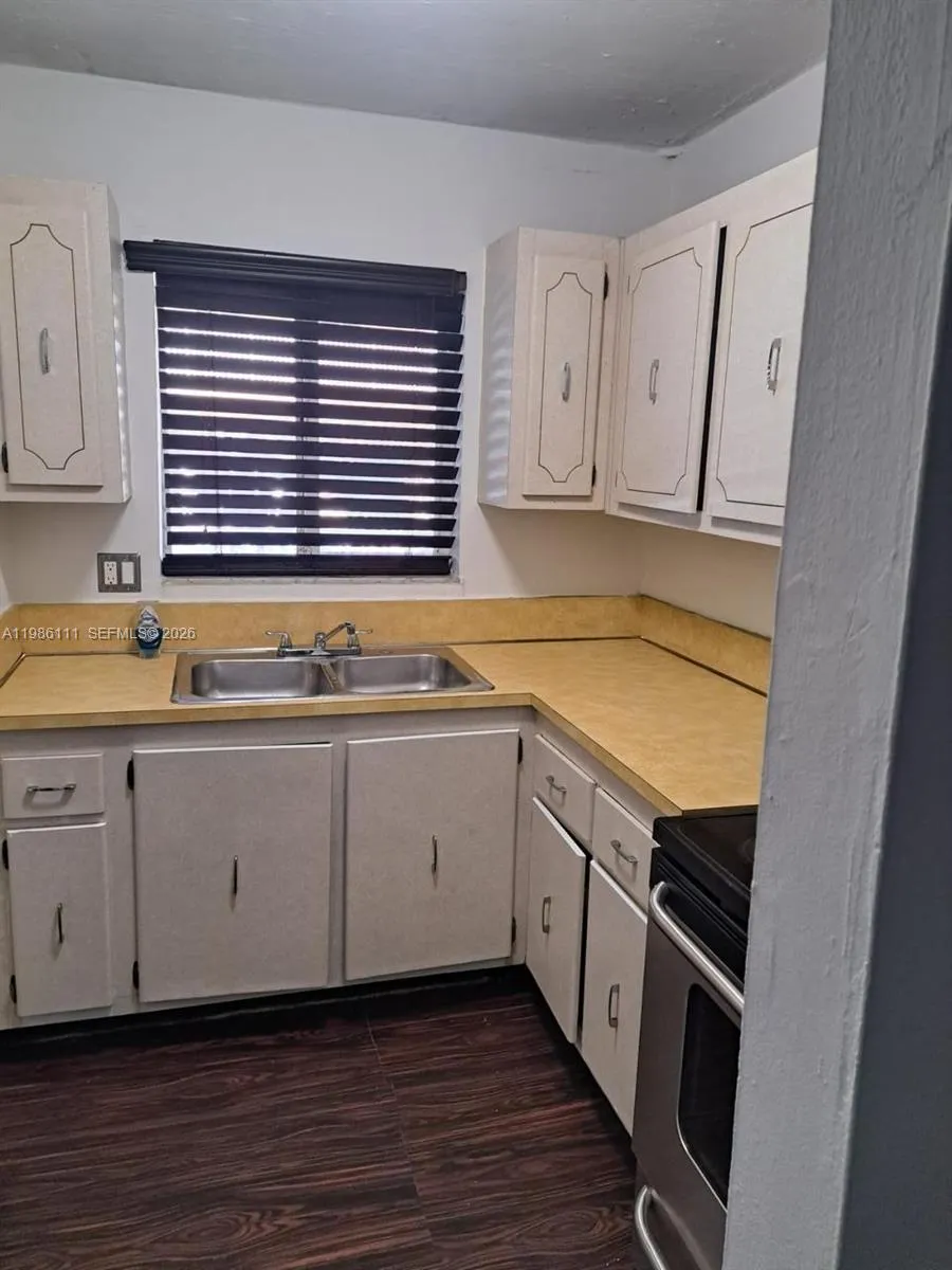 7910 Taft St # 107, Pembroke Pines FL 33024