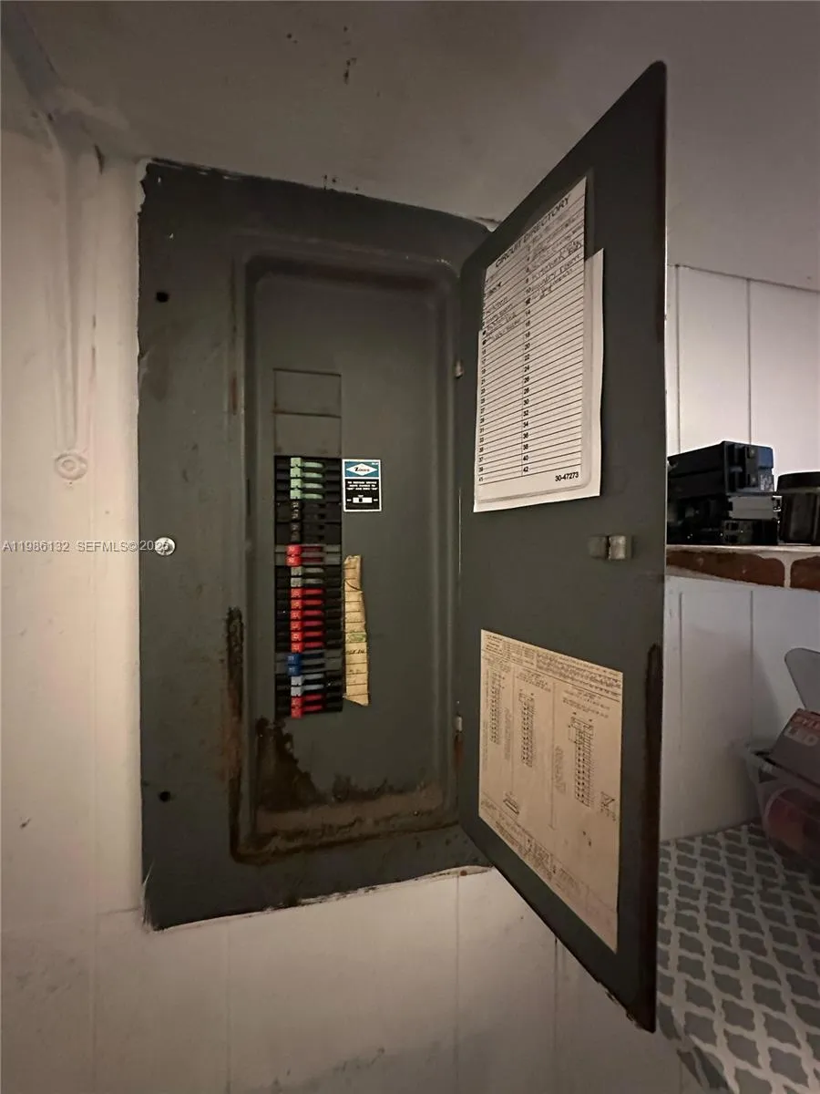 162 SE 27th Way, Boynton Beach FL 33435