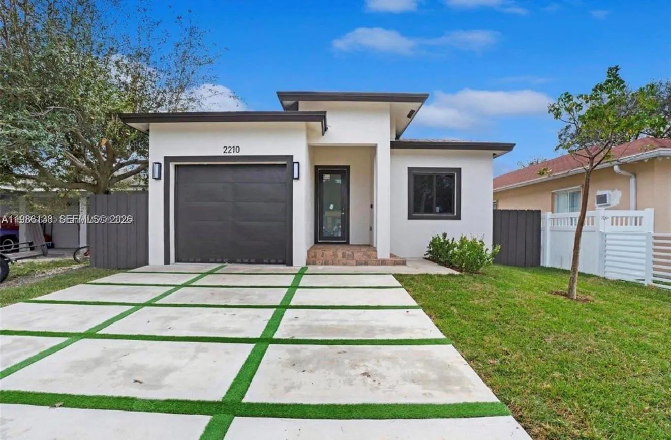 2210 Farragut St, Hollywood FL 33020