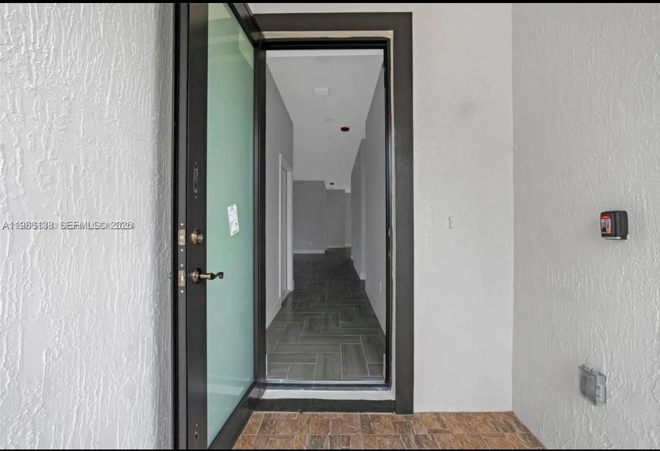 2210 Farragut St, Hollywood FL 33020