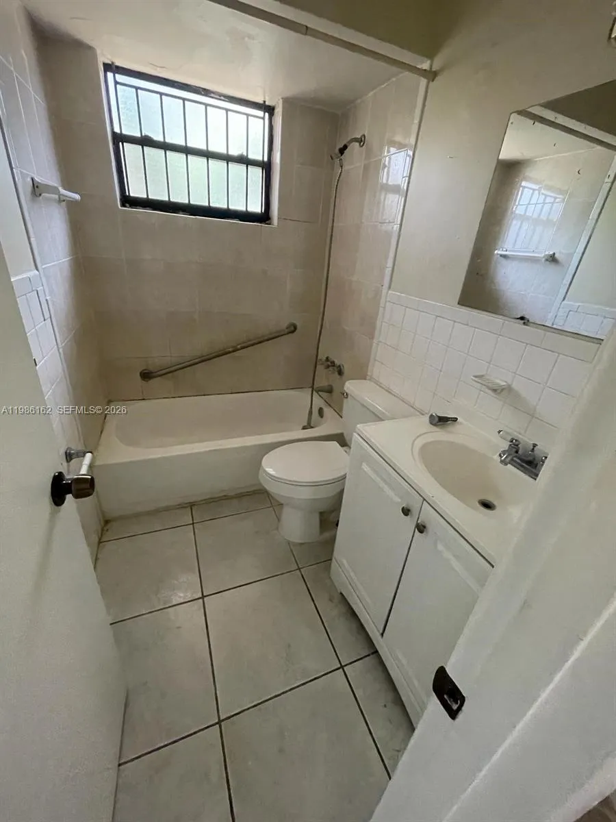 1941 NW 152nd Ter, Miami Gardens FL 33054