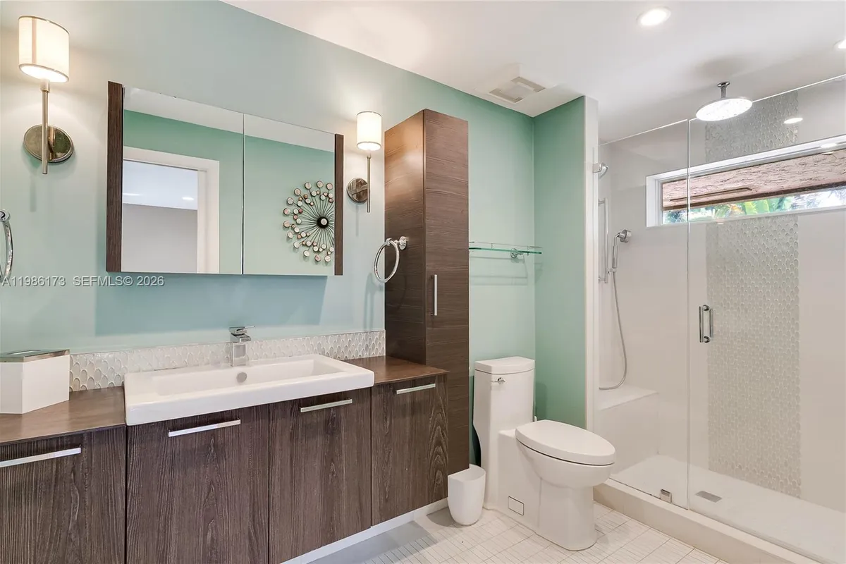 2011 NE 211th Ter, Miami FL 33179