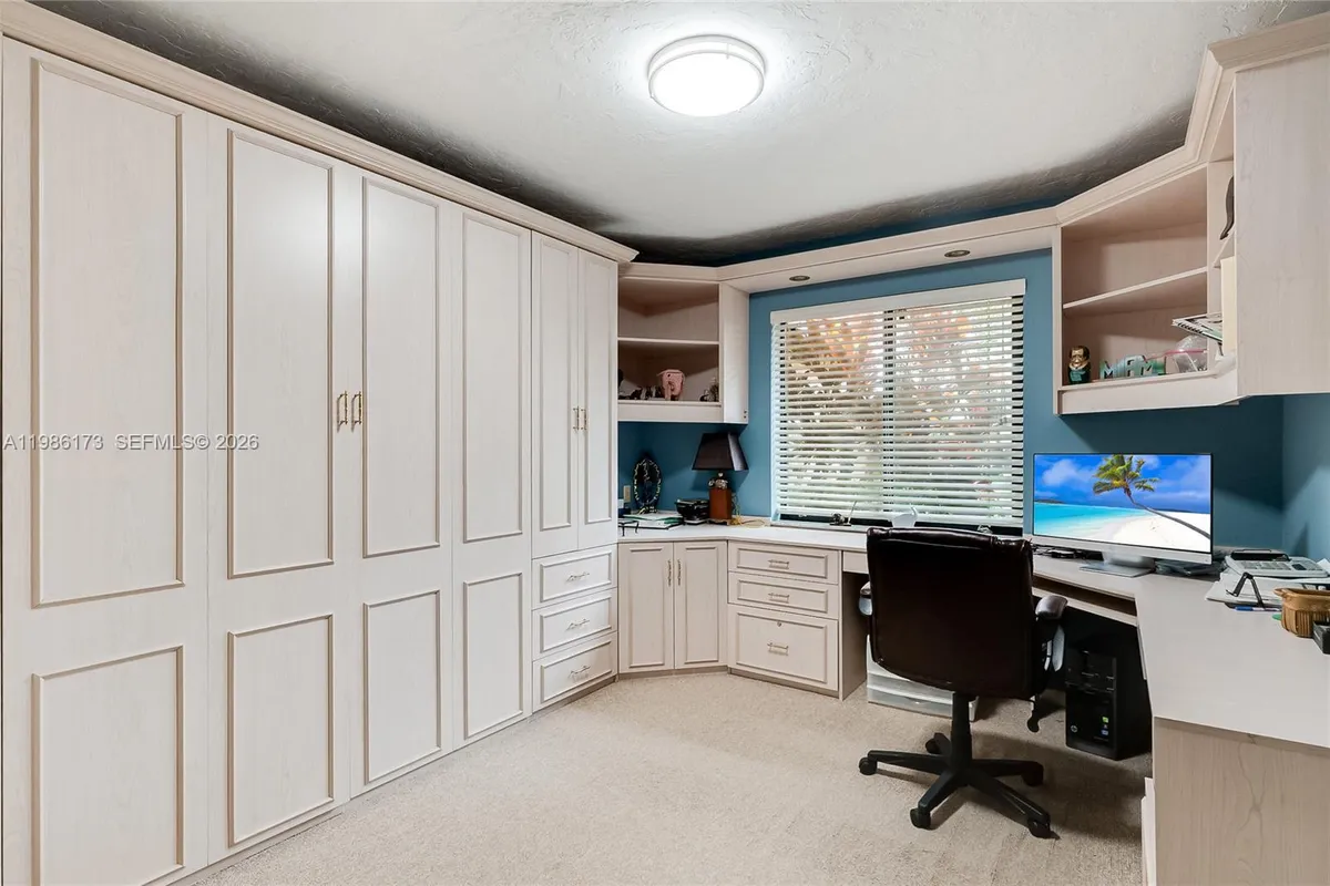 2011 NE 211th Ter, Miami FL 33179