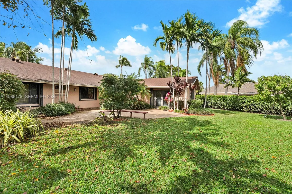 2011 NE 211th Ter, Miami FL 33179