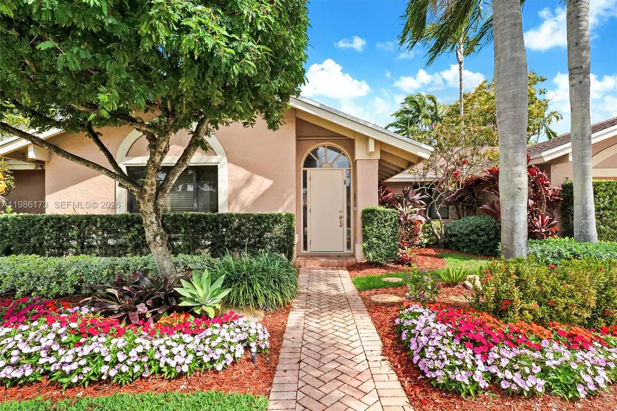 2011 NE 211th Ter, Miami FL 33179