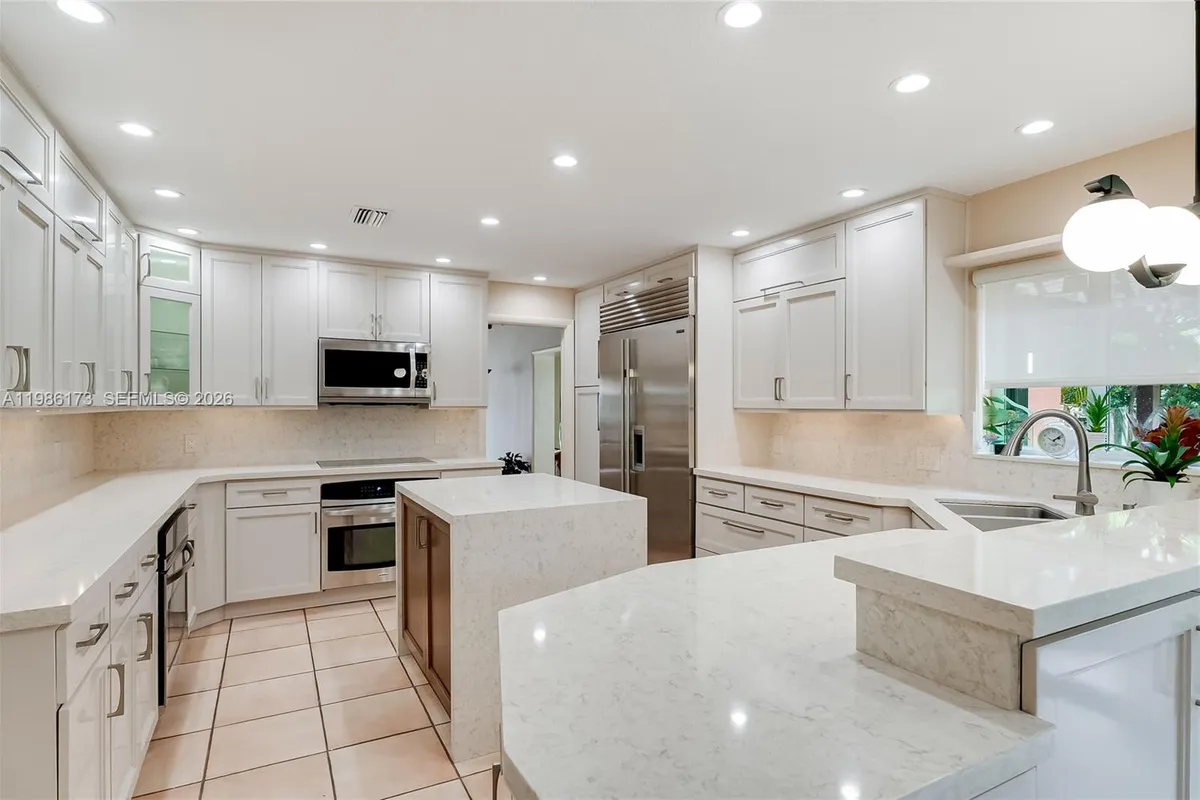 2011 NE 211th Ter, Miami FL 33179