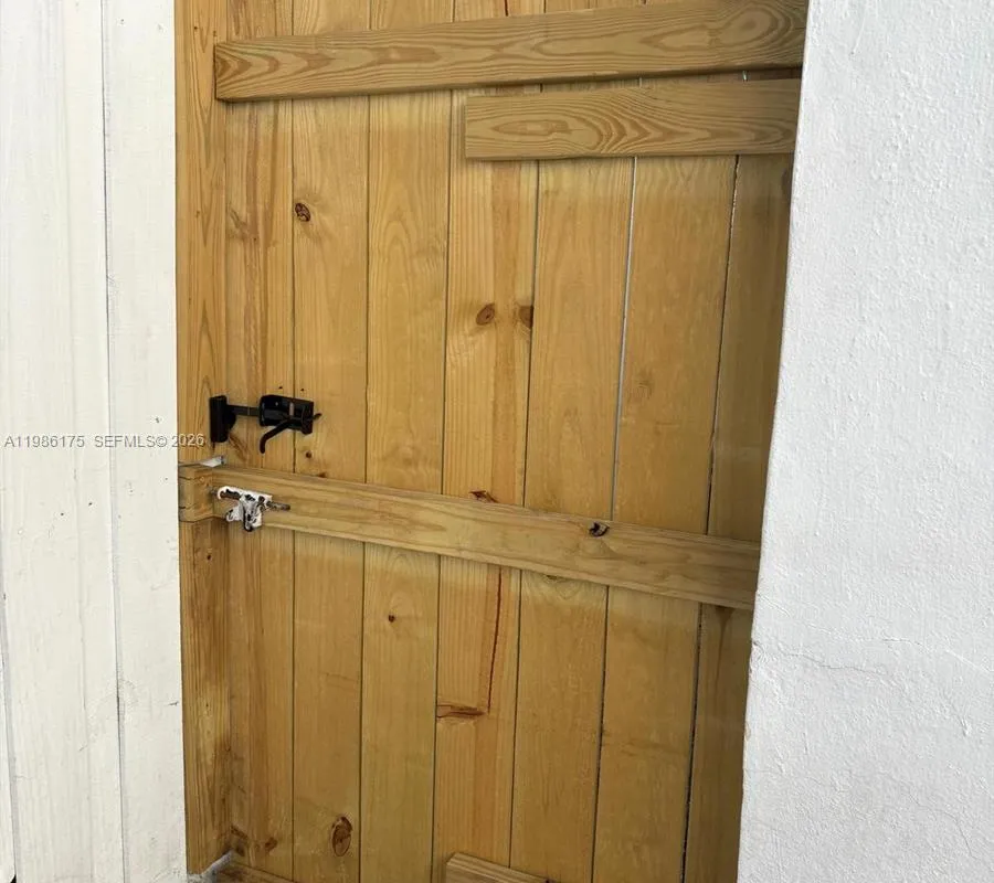 1758 SW 18th St, Miami FL 33145