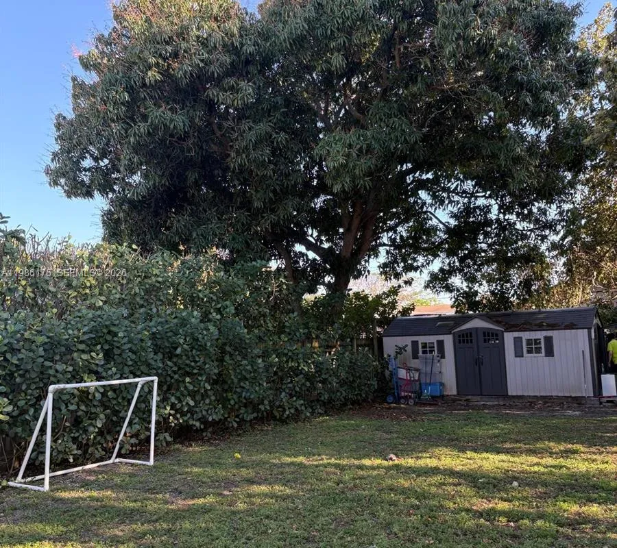 1758 SW 18th St, Miami FL 33145