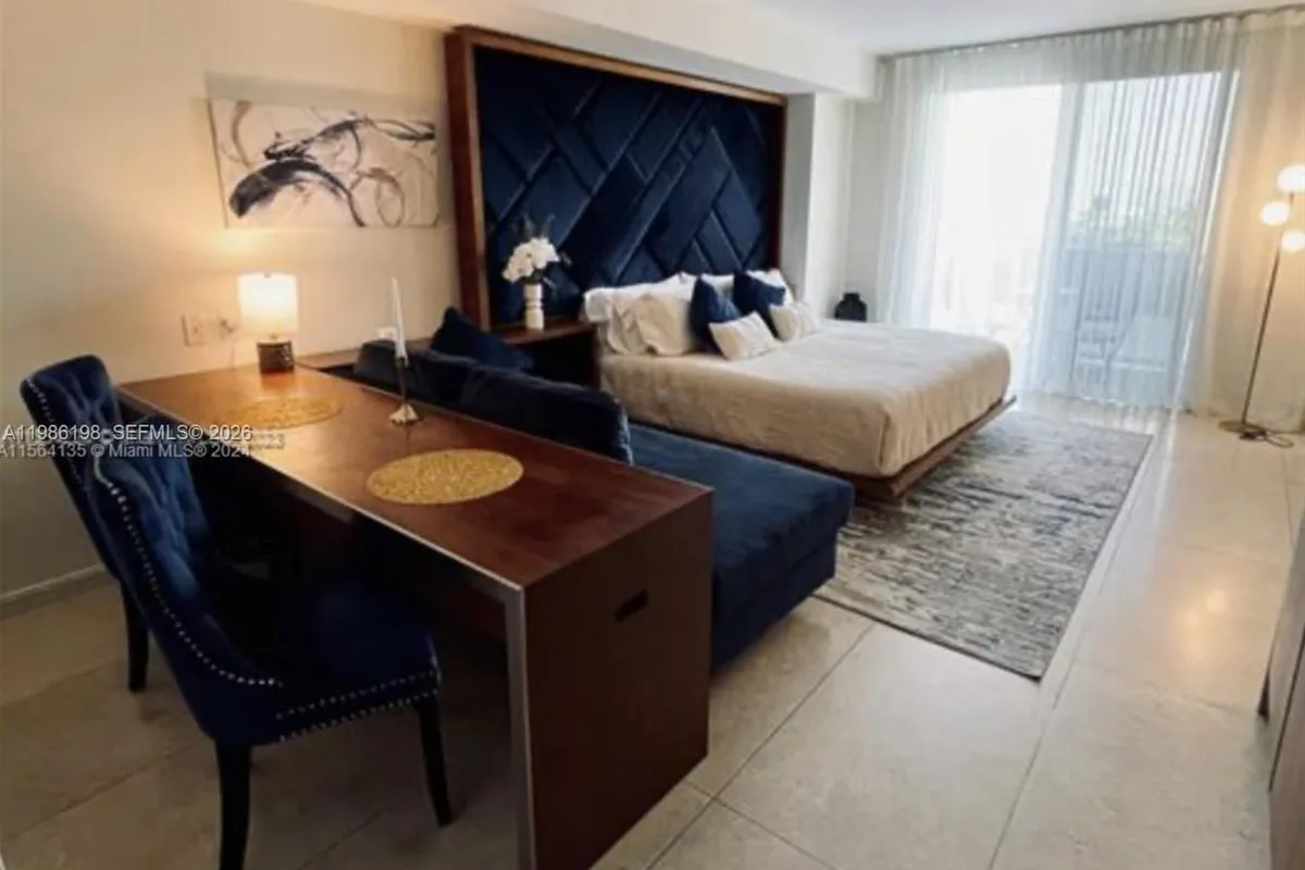 50 Biscayne Blvd # 607, Miami FL 33132