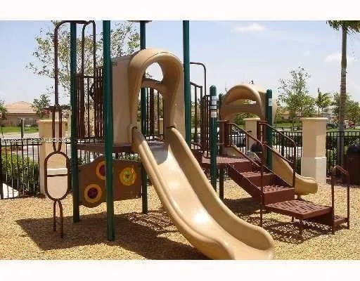 940 NE 33 Ter # 101, Homestead FL 33033