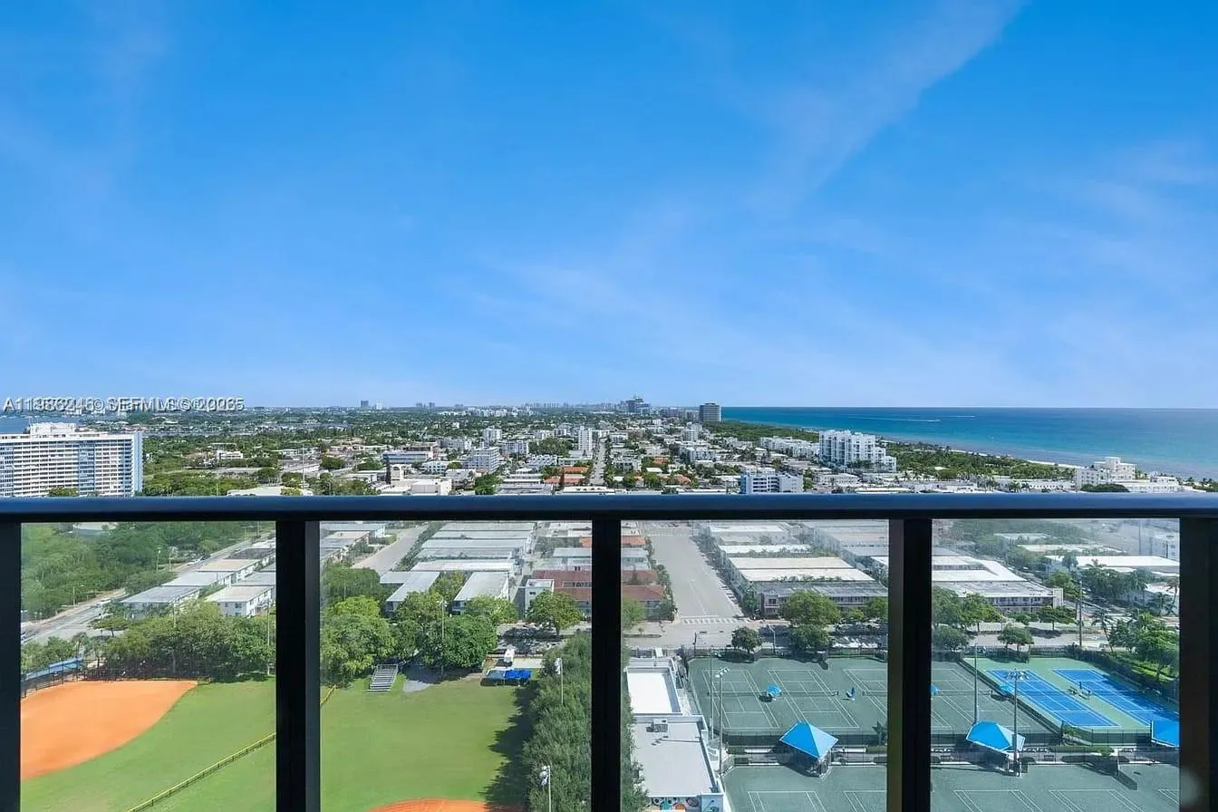 580 72nd St, Miami Beach FL 33141