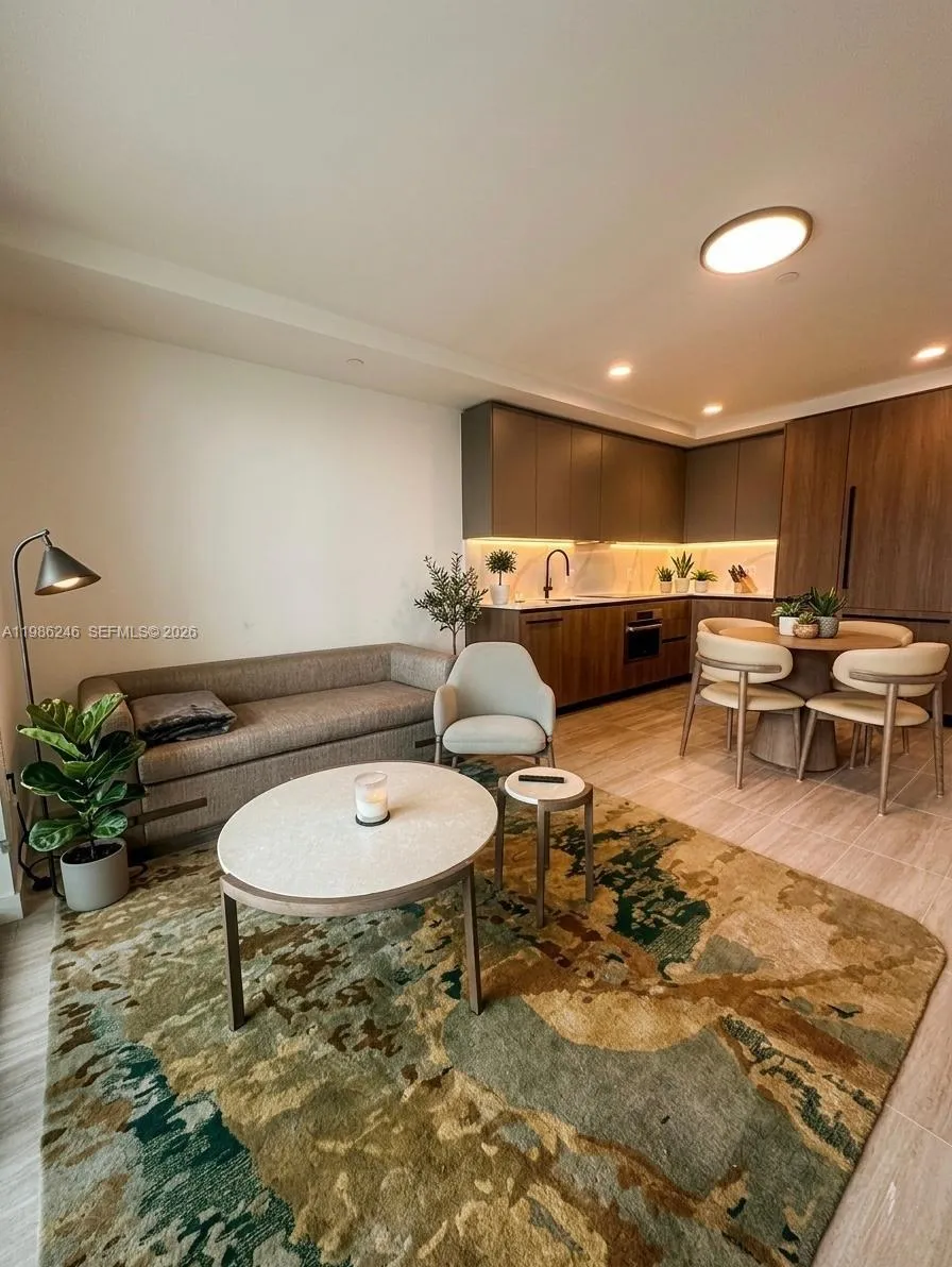 580 72nd St, Miami Beach FL 33141