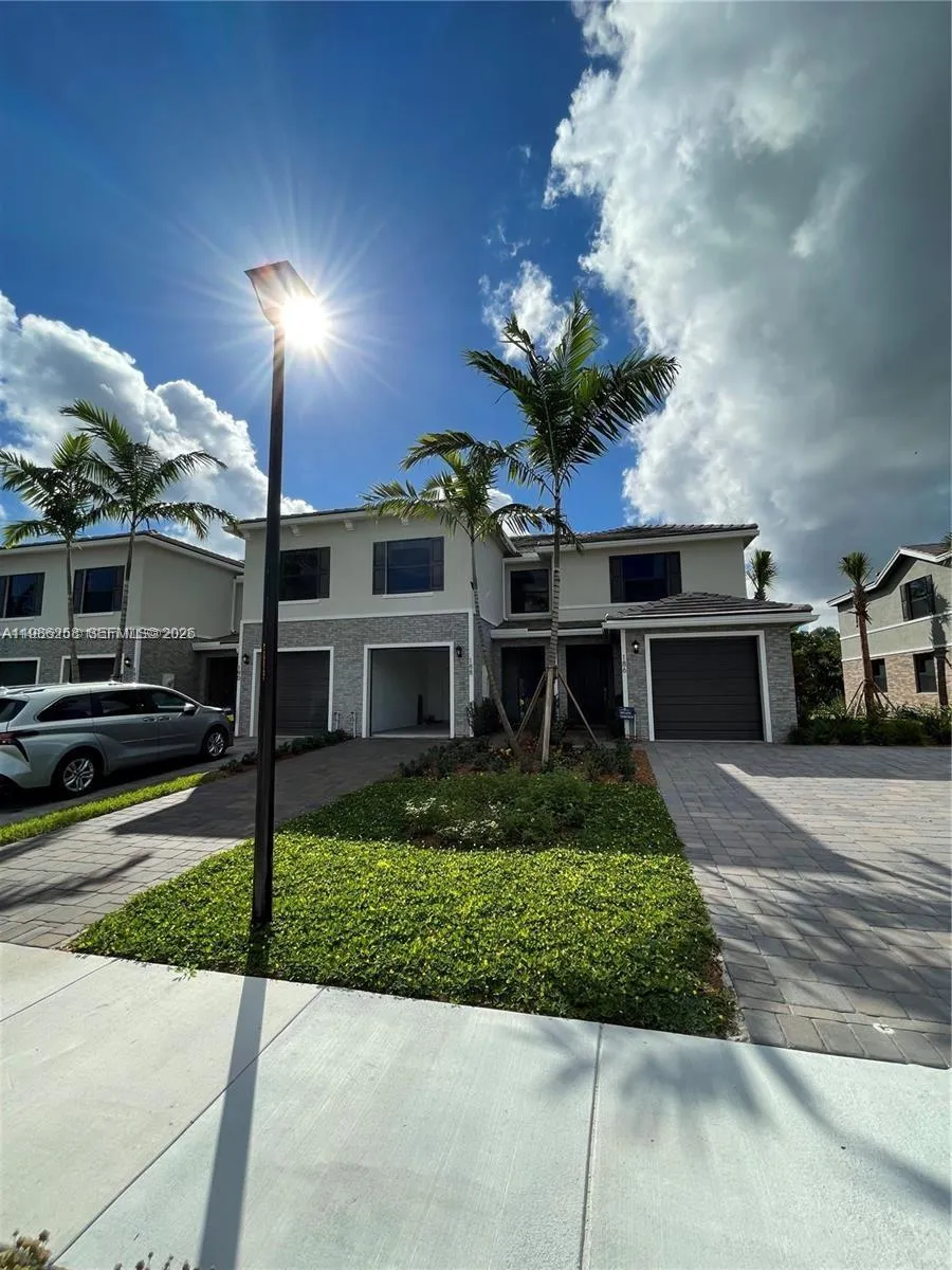 188 SE 5th Ct, Deerfield Beach FL 33441