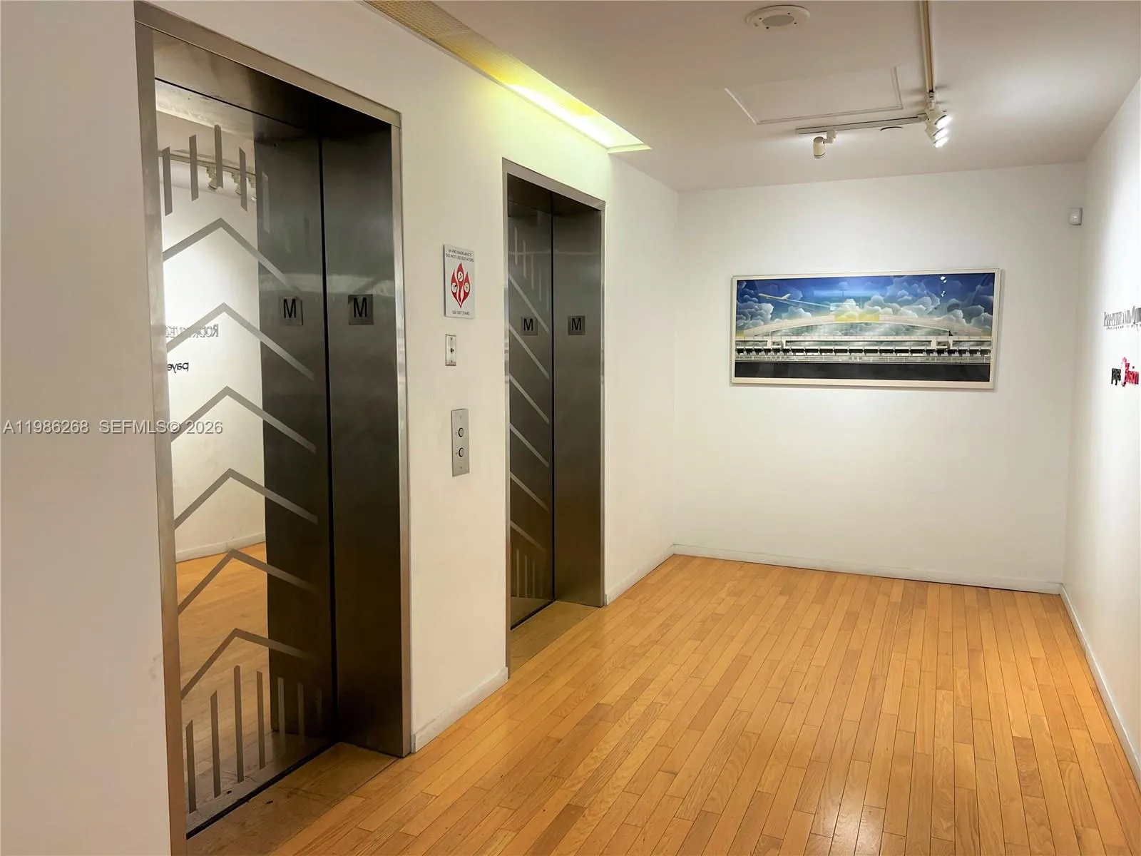 2100 Ponce De Leon Blvd, Coral Gables FL 33134