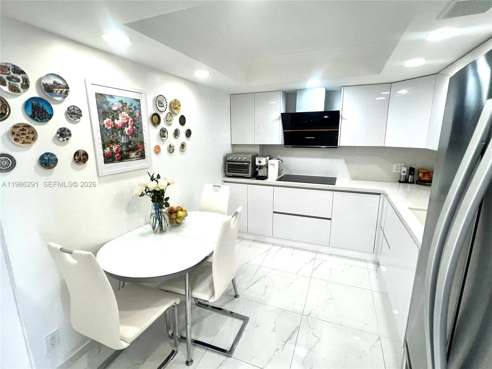 437 Golden Isles Dr # 14G, Hallandale Beach FL 33009