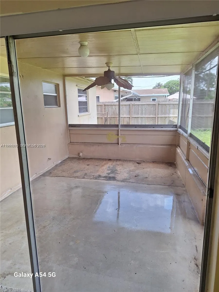 710 NW 77th Way, Pembroke Pines FL 33024