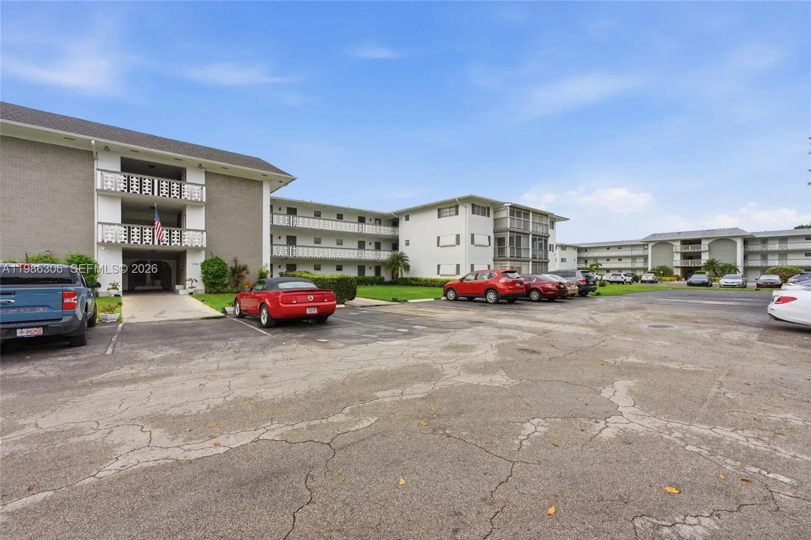 1201 Hillcrest Ct # 209, Hollywood FL 33021