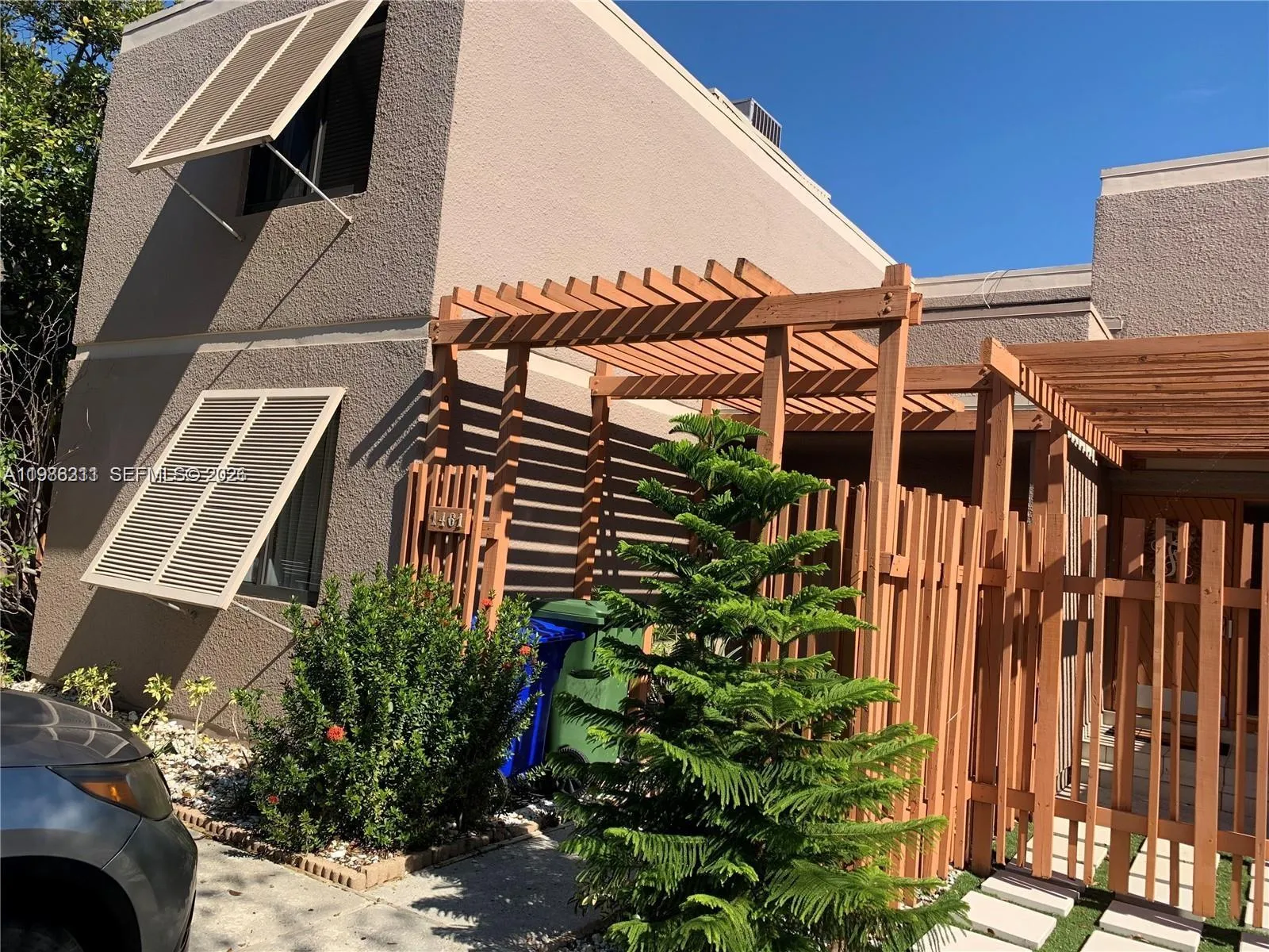 1461 NW 113th Ave, Pembroke Pines FL 33026