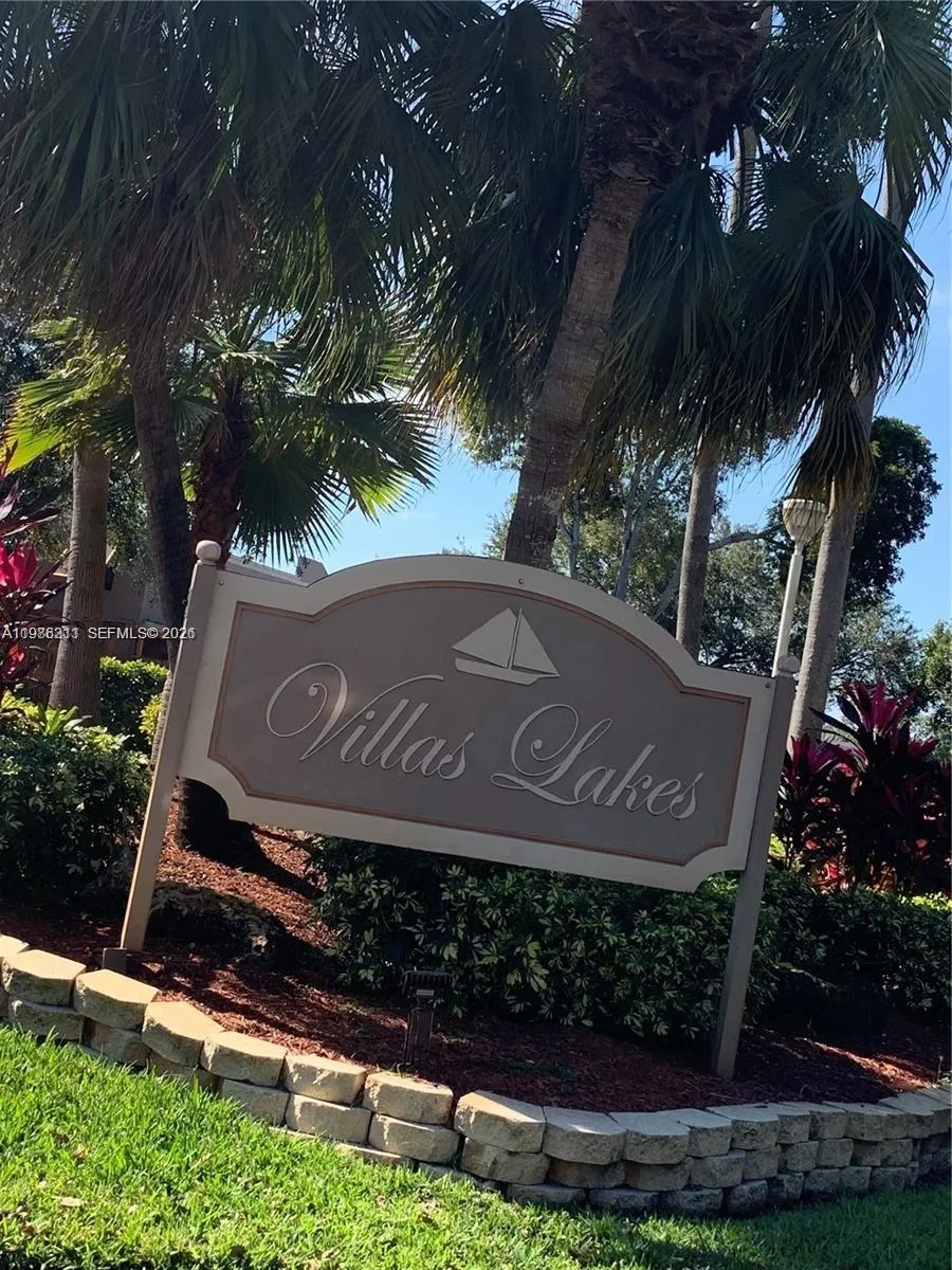 1461 NW 113th Ave, Pembroke Pines FL 33026