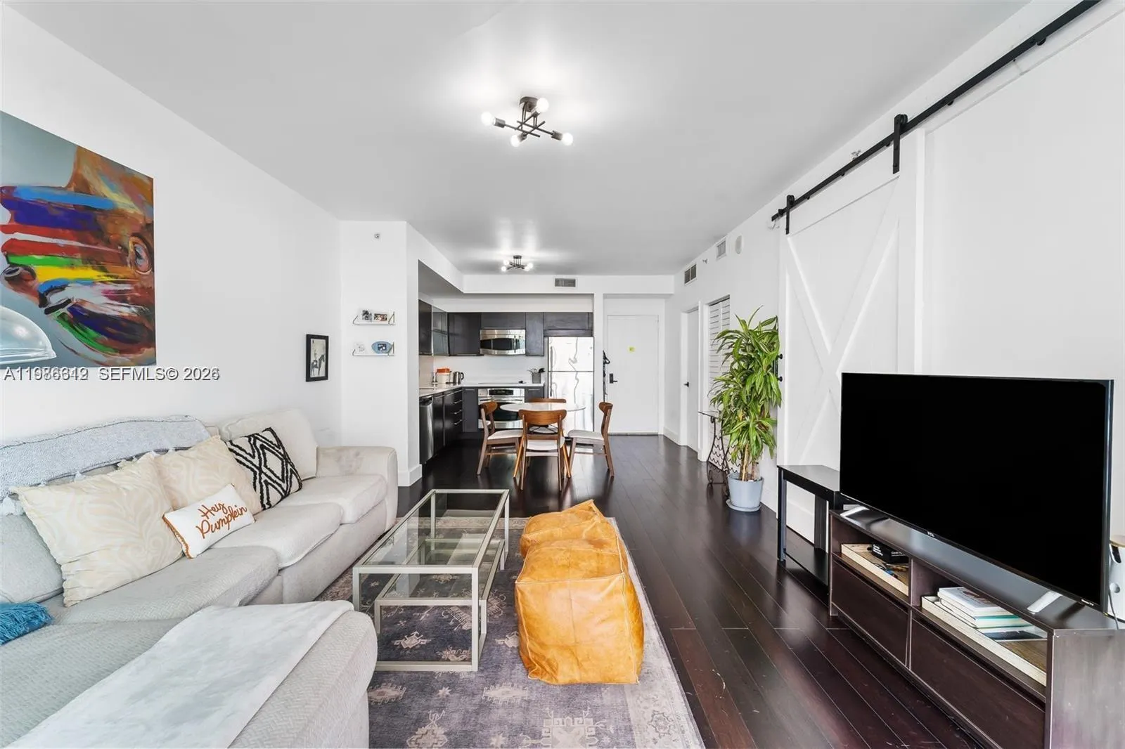 90 SW 3rd St # 1406, Miami FL 33130