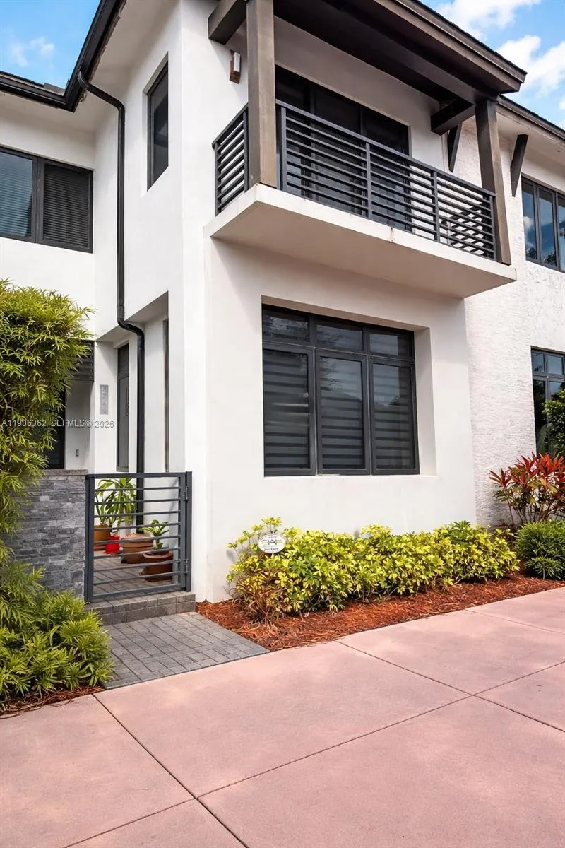 4768 NW 84th Ave, Doral FL 33166