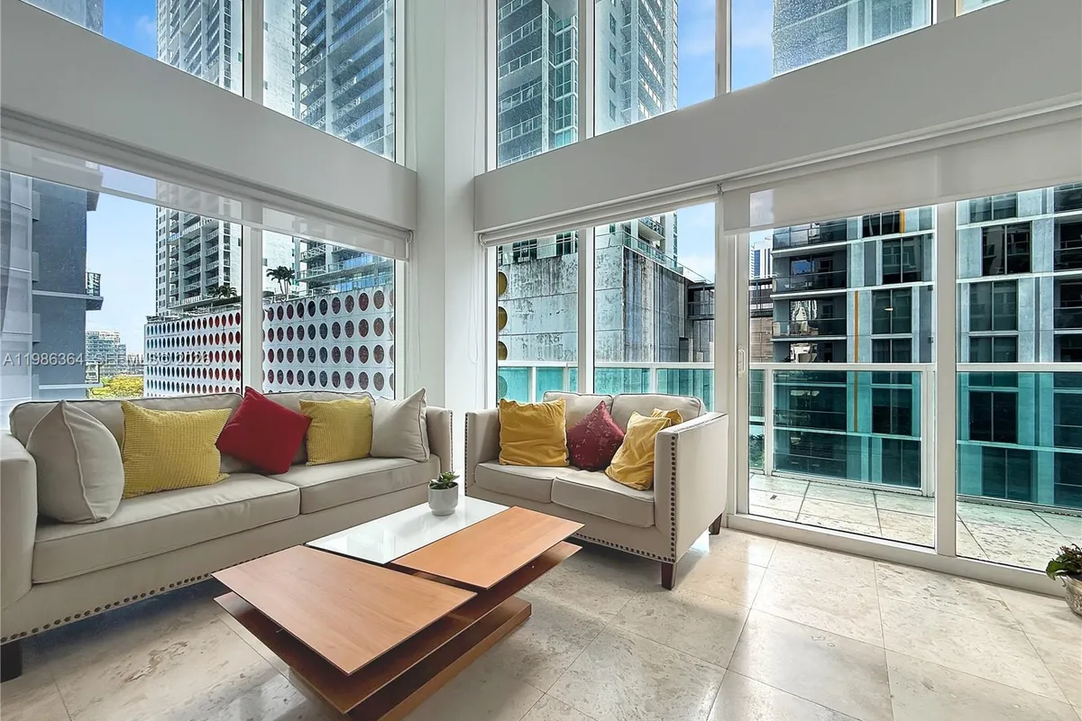 41 SE 5th St # 602, Miami FL 33131