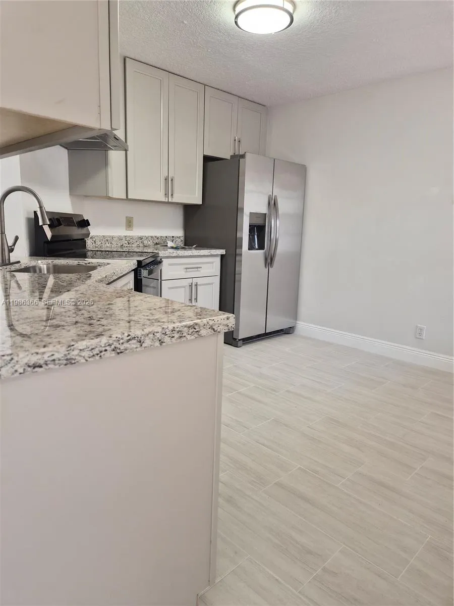 17316 NW 63rd Ave, Hialeah FL 33015