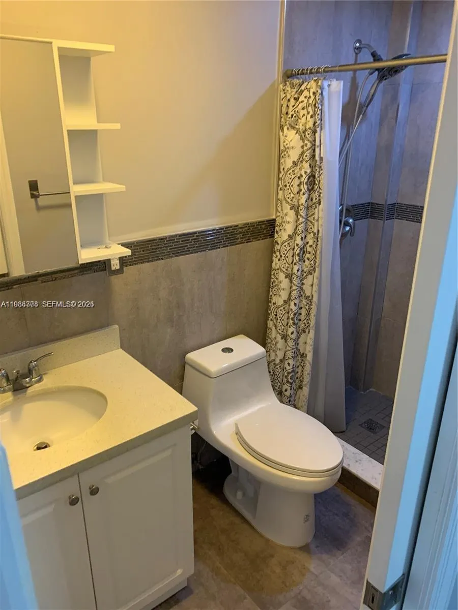 40 Olive Dr # 1, Hialeah FL 33010