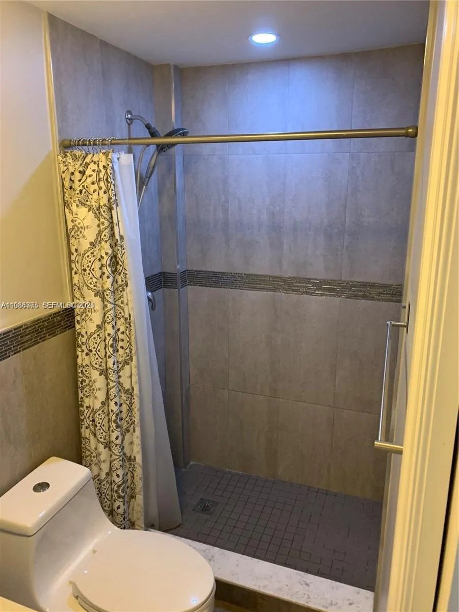 40 Olive Dr # 1, Hialeah FL 33010