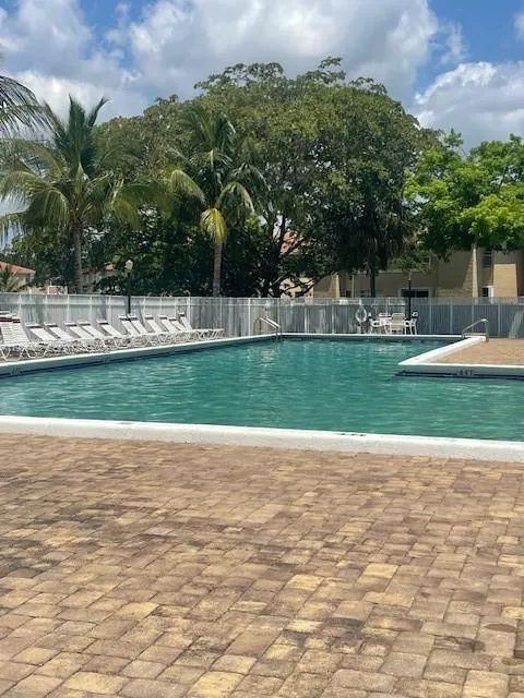 1030 TWIN LAKES DR # H, Coral Springs FL 33071