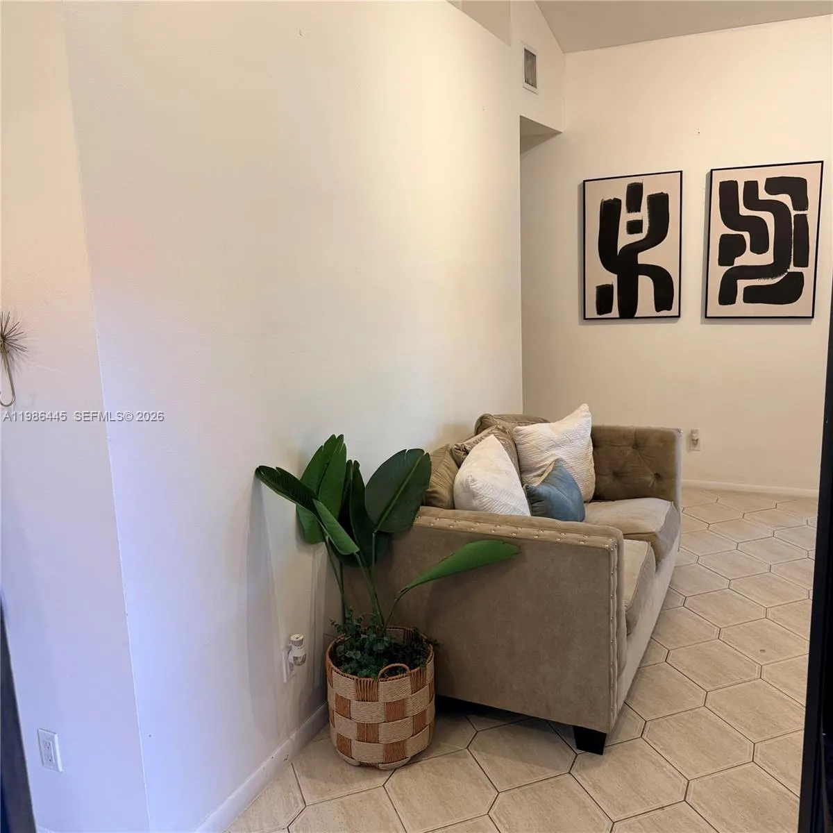 10025 SW 16th St, Pembroke Pines FL 33025