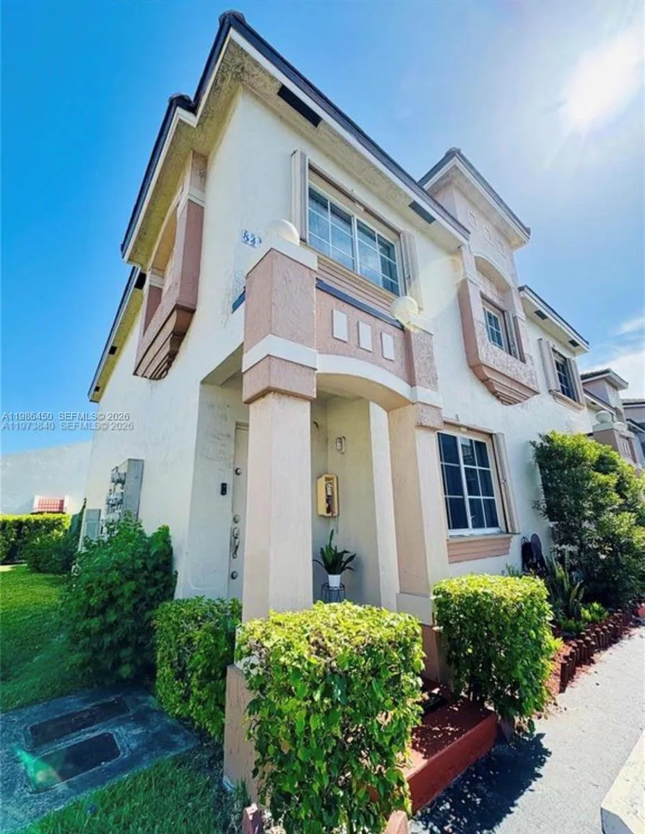 8346 NW 10th St # 1F, Miami FL 33126