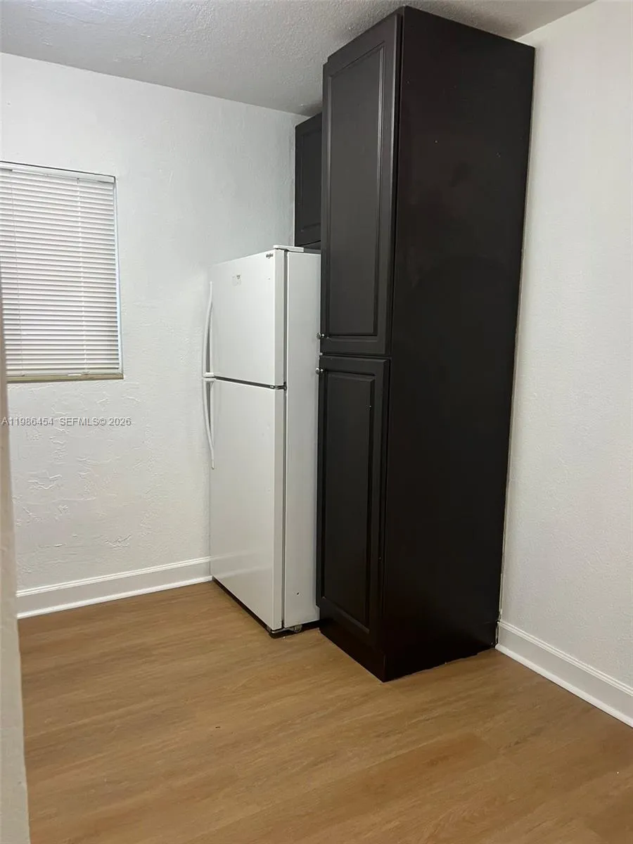 180 NE 71st St # 2, Miami FL 33138