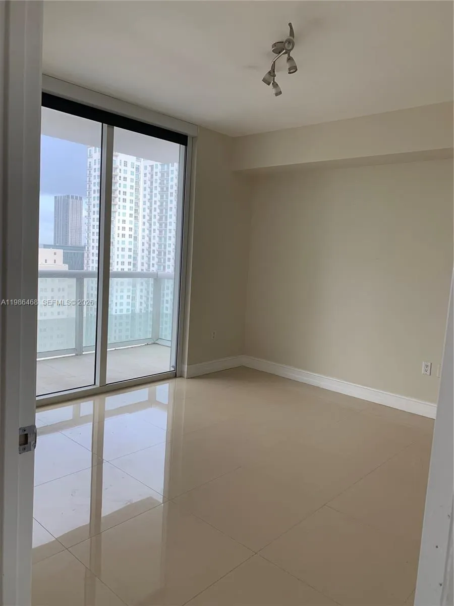 50 Biscayne Blvd # 2507, Miami FL 33132